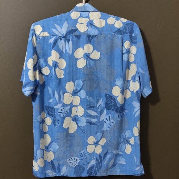 Tommy Bahama 100% Silk Blue/White Floral Hawaiian Button Up Shirt SIZE MEDIUM - Picture 2 of 4